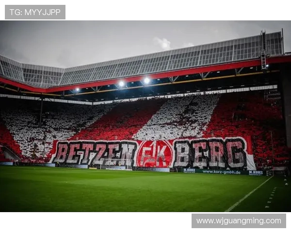 伦纳特-卡尔荣获德国足协弗里茨-瓦尔特银奖 展现未来之星潜力